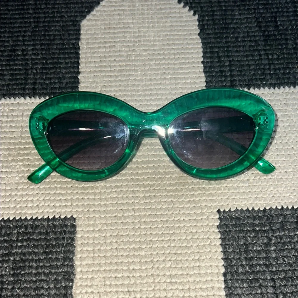 BP Green Crystal Round Cat-eye Sunglasses